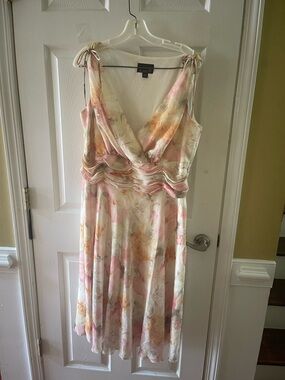Scarlett Floral Pink & Cream V-Neck Tie-Shoulder Midi Dress SZ14W
